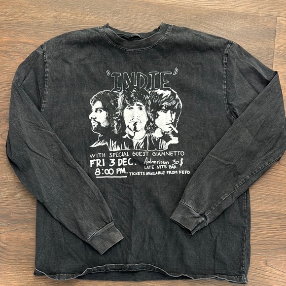 Brandy Melville Black Long Sleeve Tee with Bold Graphic - Picture 1 of 2